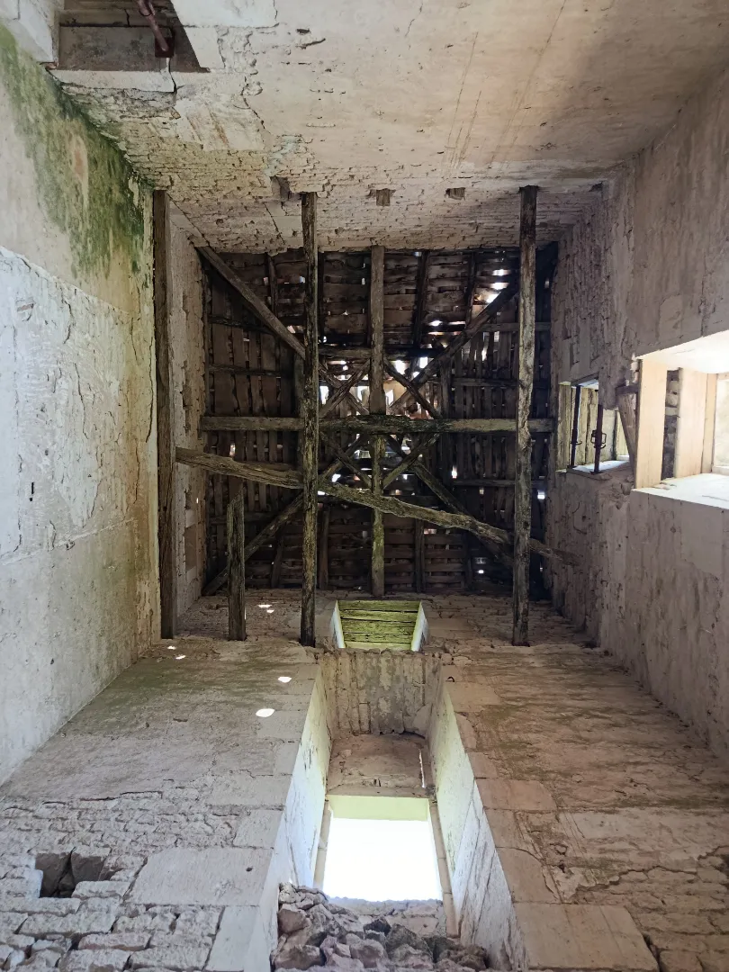 Charpente - Domaine castral de Marcillac (46)